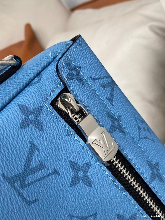 Official oldcobbler VUITTON LOUIS NEW MESSENGER 0823